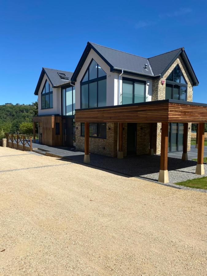 Stunning Modern Home Set In Beautiful Grounds. Bath Exterior photo